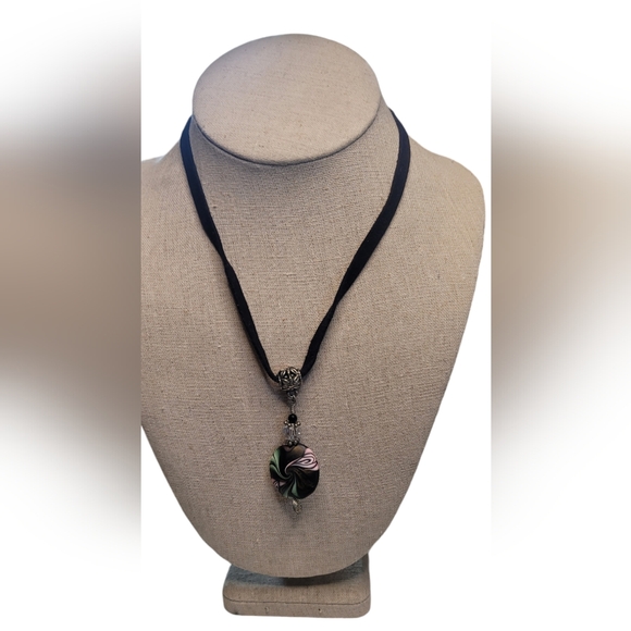 Swirl Bead Necklace - Picture 8 of 9